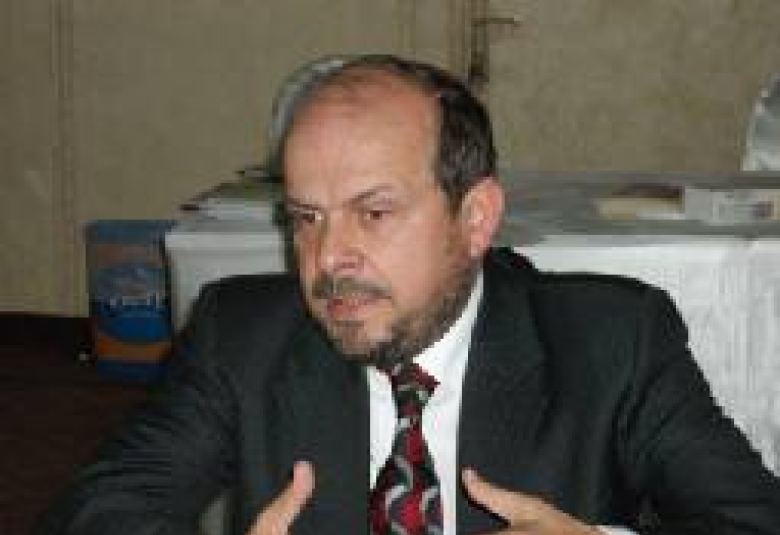 
<span>محمد حبش يرسّم مسار تيار الوسطية ورهاناته وعلاقته بالحكومات</span>
