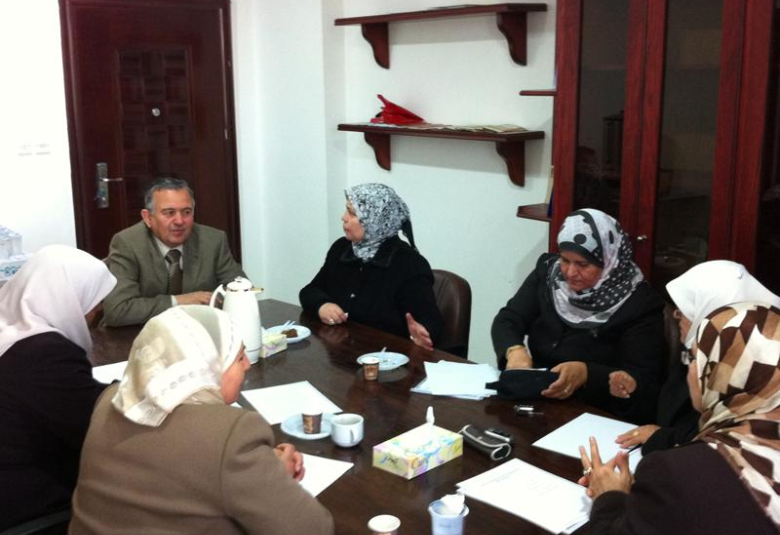 
<span>لجنة المرأة في منتدى الوسطية تعقد اجتماعا مع رئيسات الفروع في المحافظات</span>
