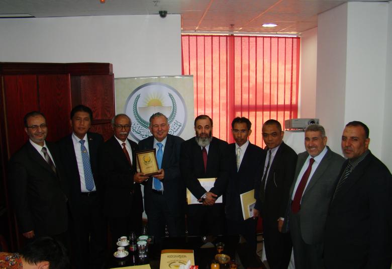 
<span>العالمي للوسطية يستقبل وفداً أندونيسياً</span>
