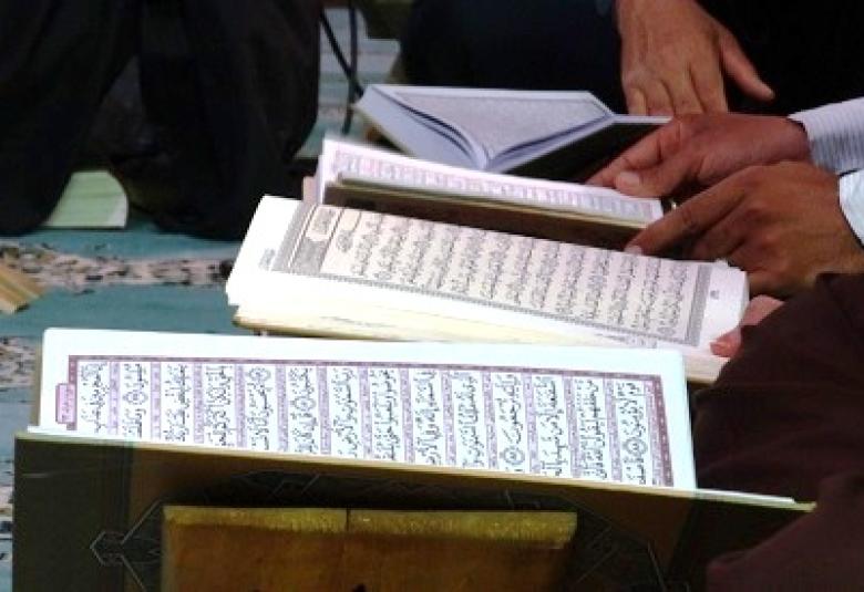 
<span>نعم لتلاوة القرآن ولكن</span>
